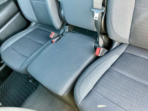 Used 2024 Chevrolet Silverado 2500 Custom w/ Custom Value Package image 32