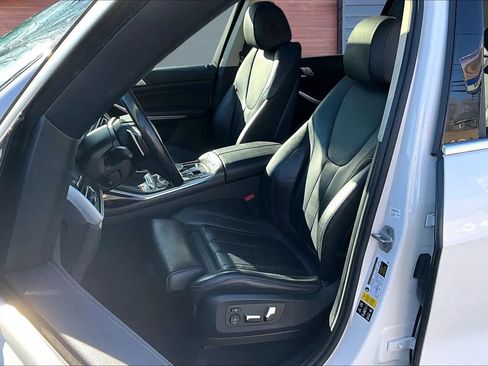 Used 2021 BMW X7 xDrive40i w/ Parking Assistance Package AWD/4WD image 23