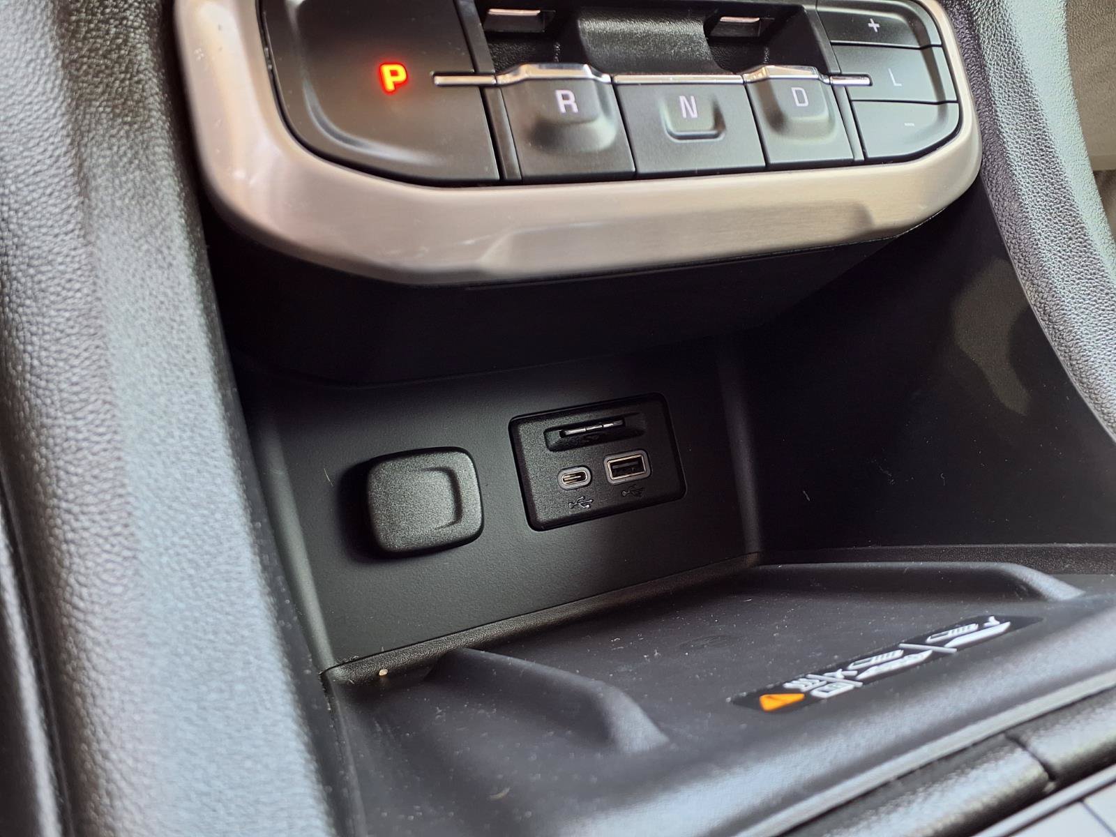 Used 2023 GMC Acadia Denali FWD image 8