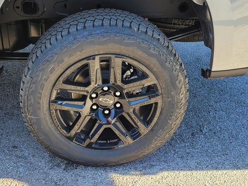 New 2026 Chevrolet Silverado 1500 Custom Trail Boss w/ Turbomax Blackout Package image 4