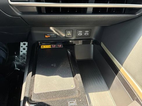Used 2025 Toyota Camry XSE FWD image 54