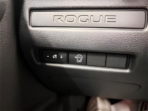 Used 2023 Nissan Rogue S image 18