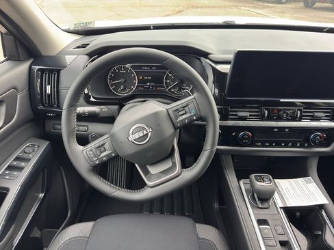 New 2026 Nissan Pathfinder SV image 14