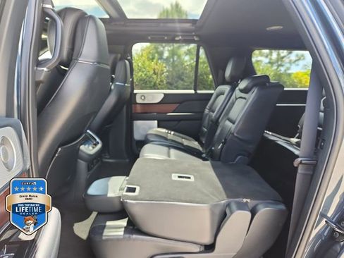 Used 2022 Lincoln Navigator L Reserve AWD/4WD image 9