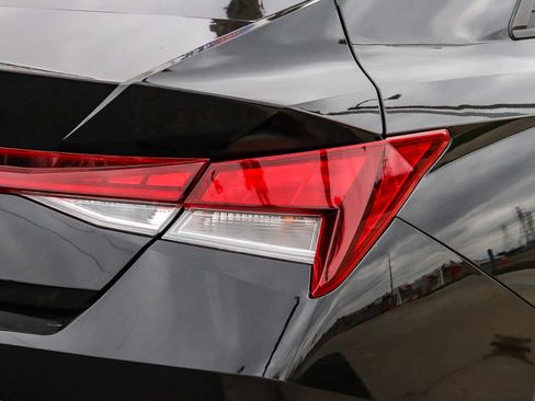 Used 2023 Hyundai Elantra SEL FWD image 11
