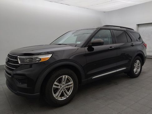 Used 2022 Ford Explorer XLT w/ Class IV Trailer Tow Package RWD image 2