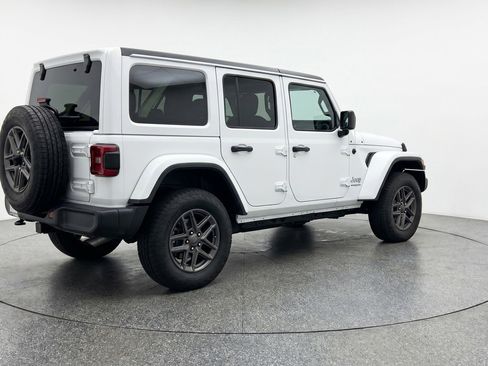 Used 2025 Jeep Wrangler Unlimited Sport AWD/4WD image 9