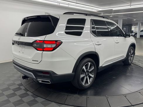 Used 2025 Honda Pilot Touring image 5