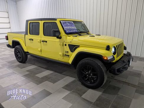 Used 2023 Jeep Gladiator Sport AWD/4WD image 6