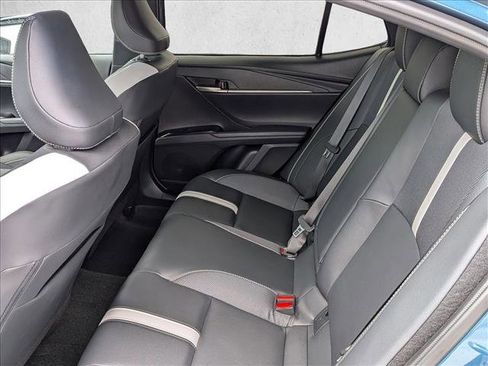 Used 2025 Toyota Camry SE FWD image 19