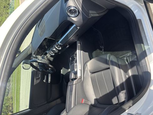 Used 2023 Mercedes-Benz GLB 250 4MATIC image 7
