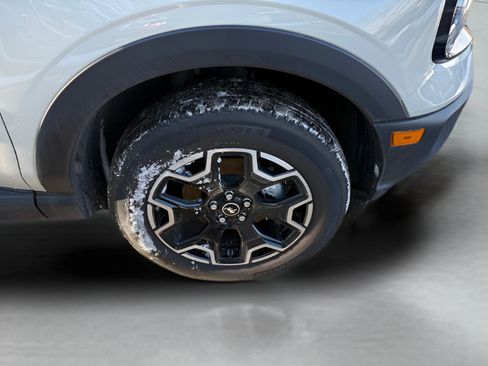 Certified 2025 Ford Bronco Sport Outer Banks w/ Outer Banks Tech Package+ AWD/4WD image 32