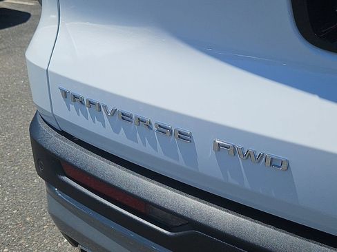 Used 2026 Chevrolet Traverse LT AWD/4WD image 12