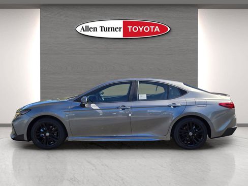 Used 2026 Toyota Camry SE w/ Convenience Package image 9