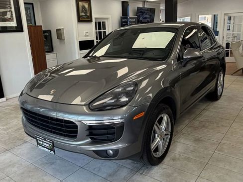 Used 2016 Porsche Cayenne AWD/4WD image 1