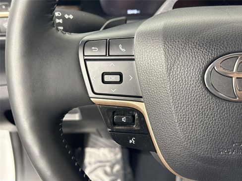 Used 2024 Toyota Crown Platinum AWD/4WD image 18