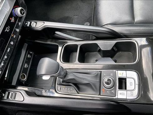 Used 2025 Kia Telluride S AWD/4WD image 17