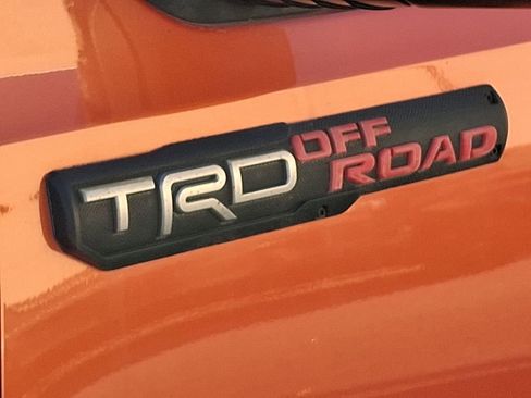 Used 2016 Toyota Tacoma TRD Sport w/ Towing Package image 31