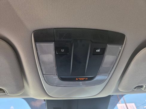 Used 2021 Kia Sorento LX FWD image 19