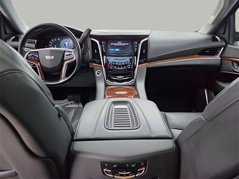 Used 2020 Cadillac Escalade Premium Luxury w/ Escalade Sport Edition image 24