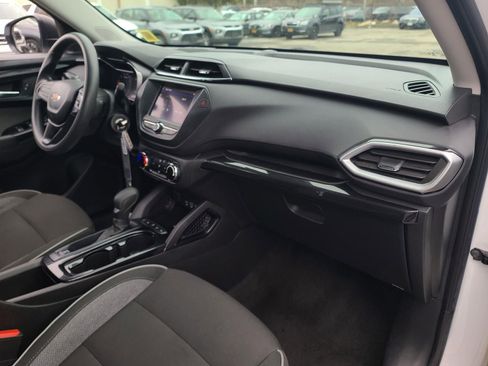 Used 2023 Chevrolet TrailBlazer LS image 19