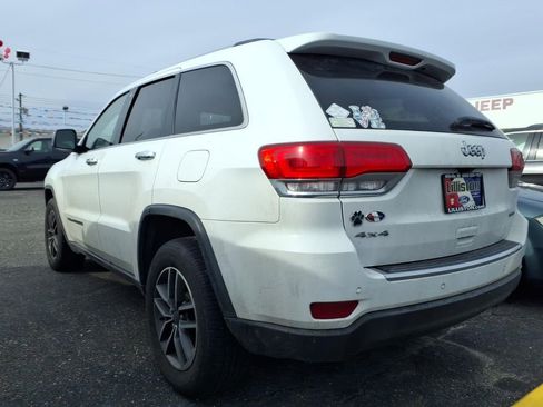 Used 2019 Jeep Grand Cherokee Limited w/ Luxury Group II image 4