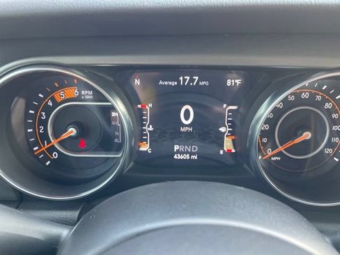 Used 2023 Jeep Gladiator Rubicon w/ Cold Weather Group AWD/4WD image 16