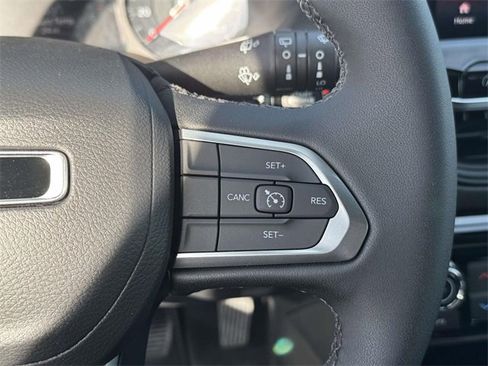 New 2026 Jeep Compass Latitude image 7