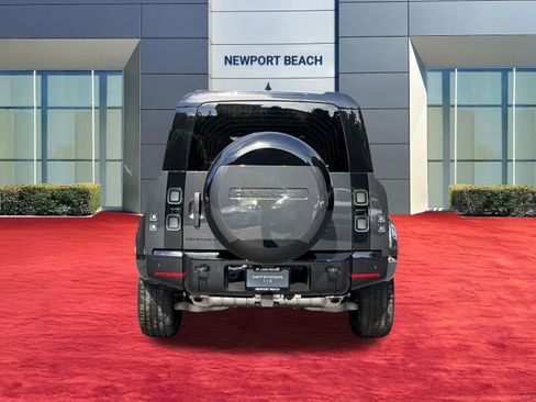 New 2026 Land Rover Defender 110 X-Dynamic SE image 10