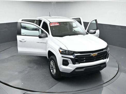 Used 2024 Chevrolet Colorado LT image 50