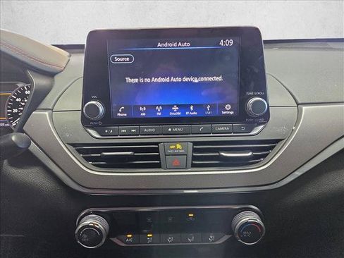 Used 2024 Nissan Altima 2.5 SR FWD image 13