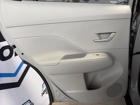 Used 2025 Hyundai Kona SEL image 17