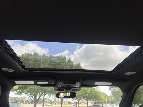 Used 2024 Ford F250 Platinum image 19