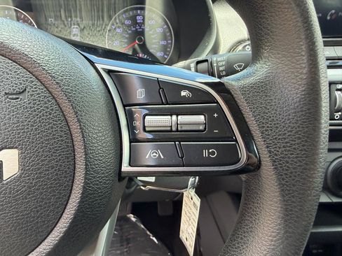 Used 2022 Kia Forte LXS FWD image 26