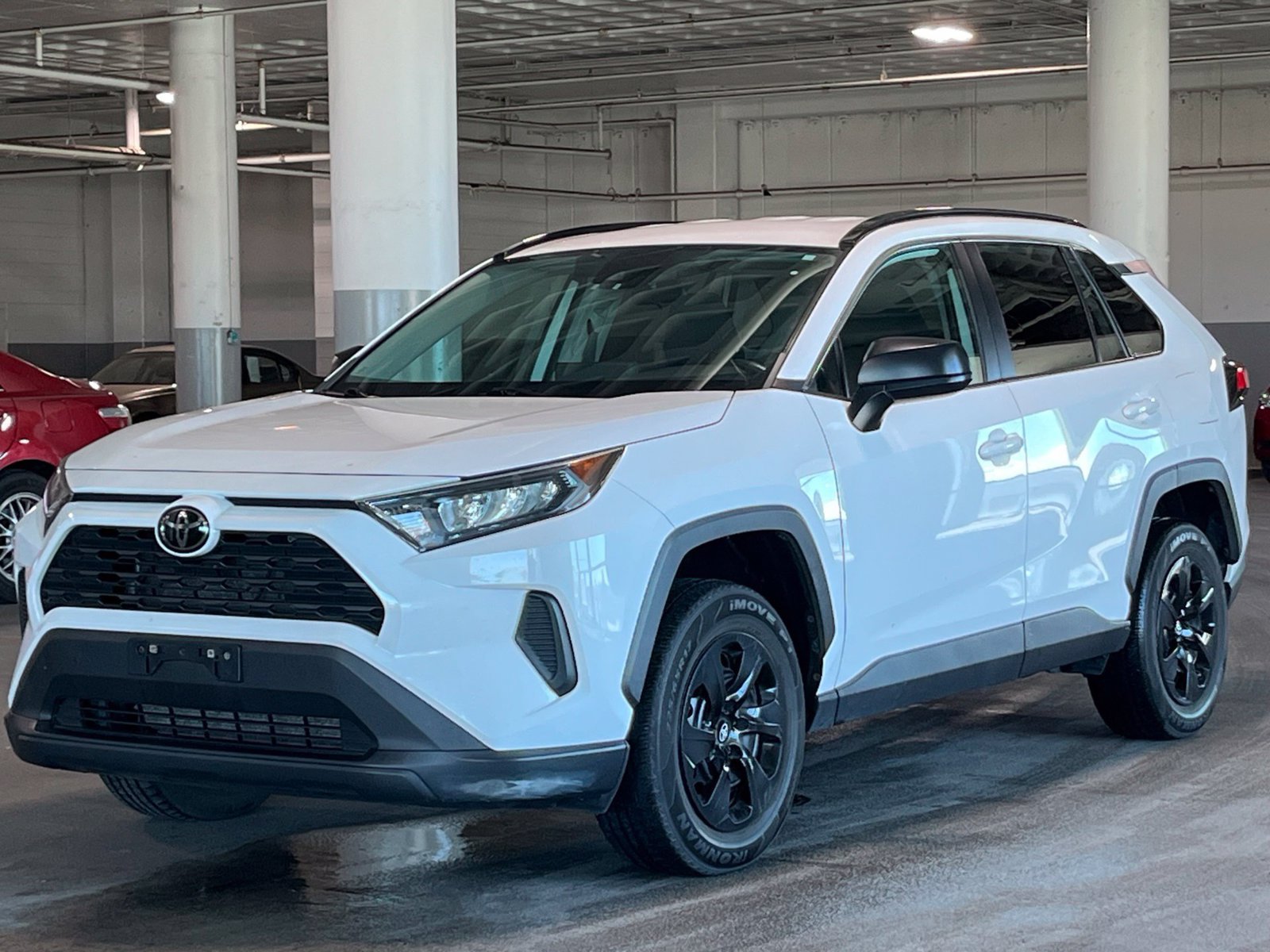 Used 2021 Toyota RAV4 LE AWD/4WD image 4