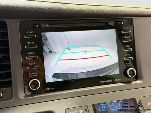 Used 2019 Toyota Sienna XLE w/ XLE Navigation Package AWD/4WD image 15