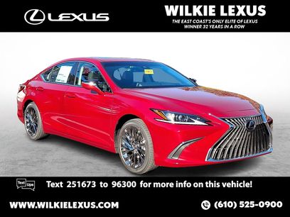 New 2025 Lexus ES 300h w/ Luxury Package