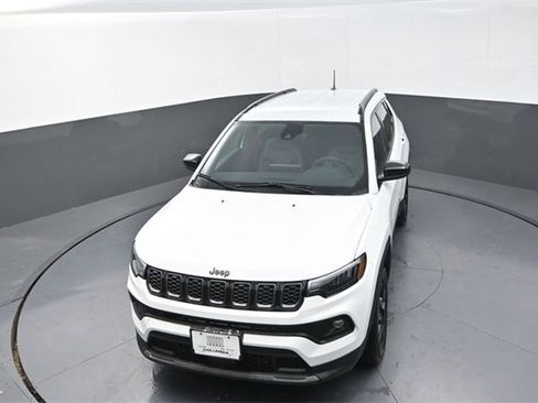 New 2026 Jeep Compass Latitude image 10