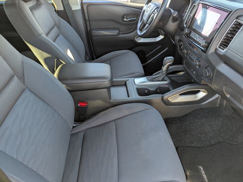 Used 2023 Nissan Frontier SV image 14