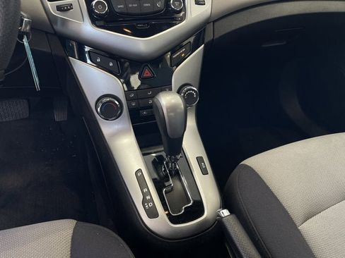 Used 2014 Chevrolet Cruze LS image 16