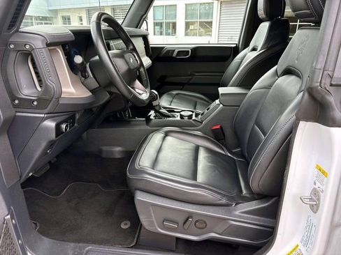 Used 2025 Ford Bronco Outer Banks image 10