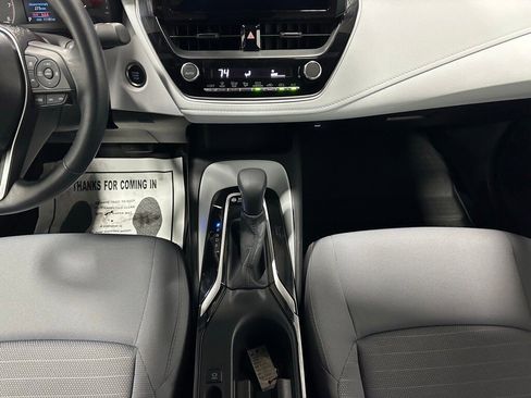 Used 2025 Toyota Corolla SE image 37