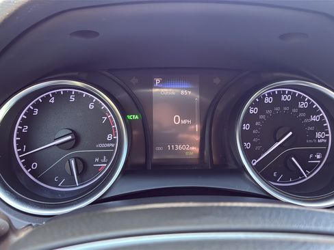 Used 2018 Toyota Camry LE w/ Convenience Package FWD image 32