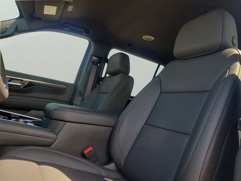 New 2026 Chevrolet Suburban LT w/ Comfort Package RWD image 23