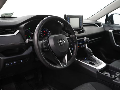Used 2020 Toyota RAV4 XLE w/ XLE Grade Weather Package image 17