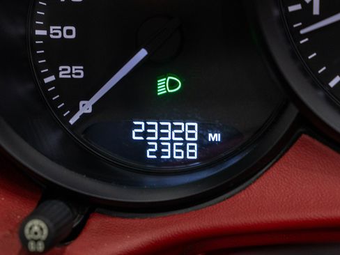 Used 2016 Porsche Boxster Spyder RWD image 22
