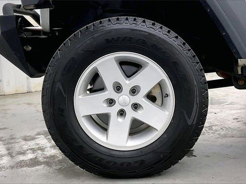 Used 2019 Jeep Wrangler Sport image 10