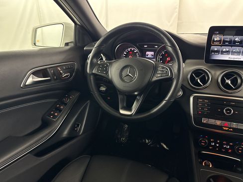 Certified 2019 Mercedes-Benz GLA 250 image 29