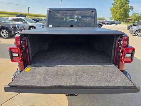 Used 2021 Jeep Gladiator Sport AWD/4WD image 10