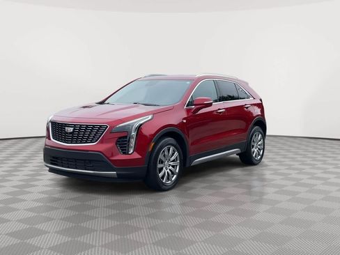 Certified 2022 Cadillac XT4 Premium Luxury w/ Enhanced Visibility Package AWD/4WD image 4